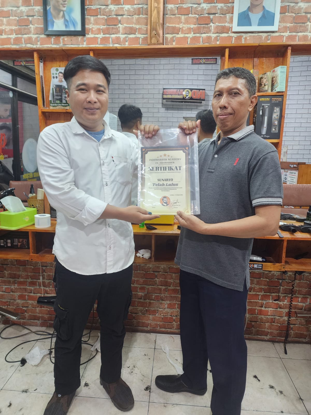 Penyerahan Sertifikat