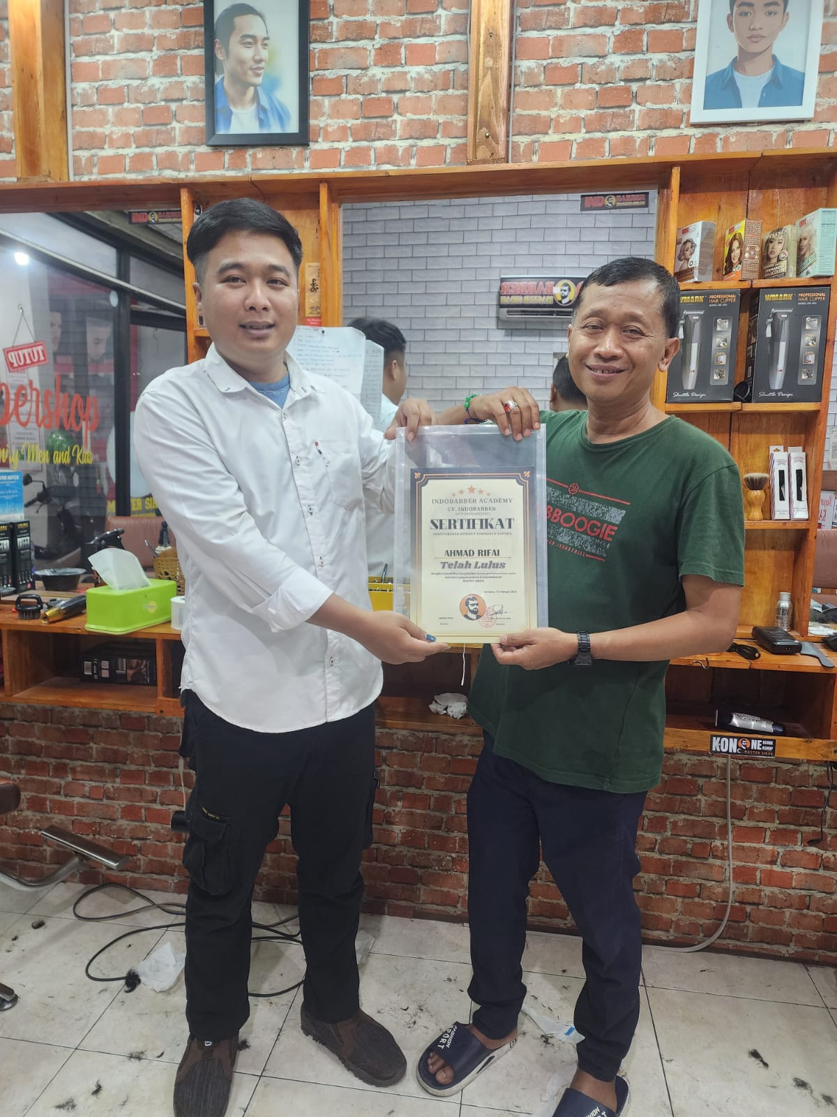 Penyerahan Sertifikat 2